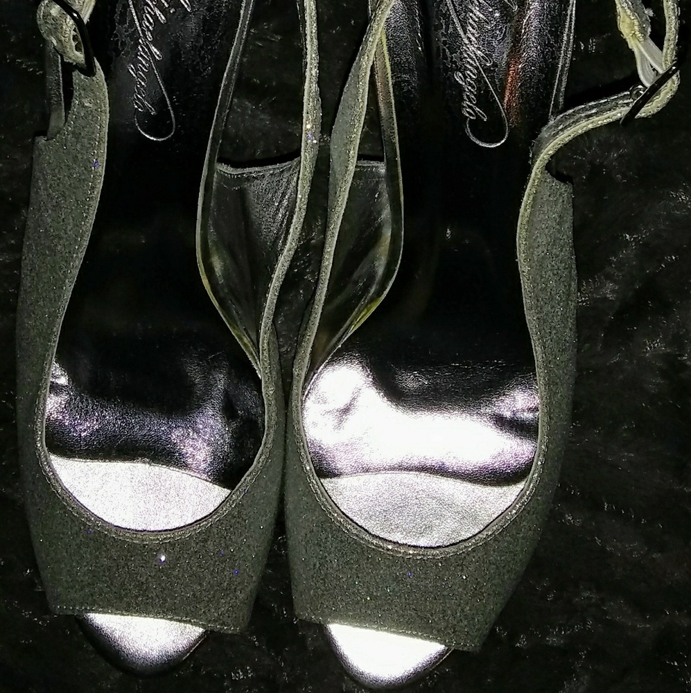 Heels - Picture 5 of 6